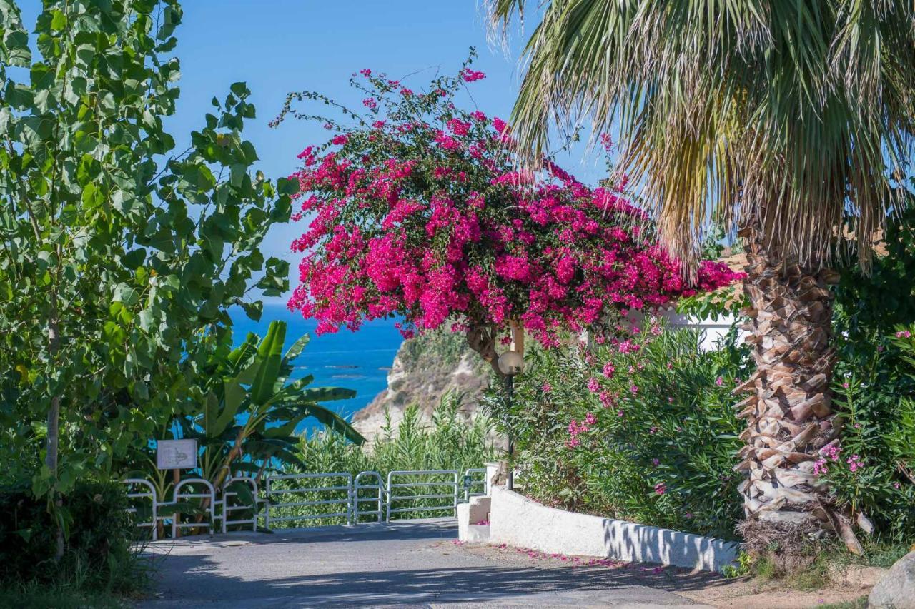 Hotel Villaggio Stromboli Santa Domenica  Exterior photo